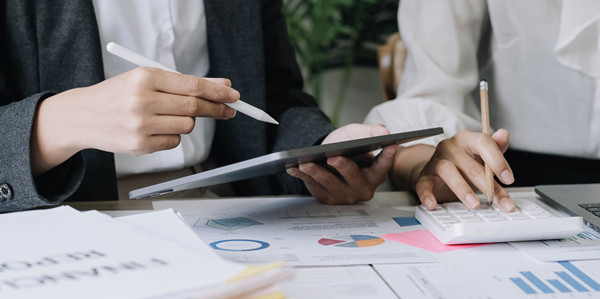 明確目標(biāo)：戰(zhàn)略規(guī)劃第一步，確定企業(yè)發(fā)展方向