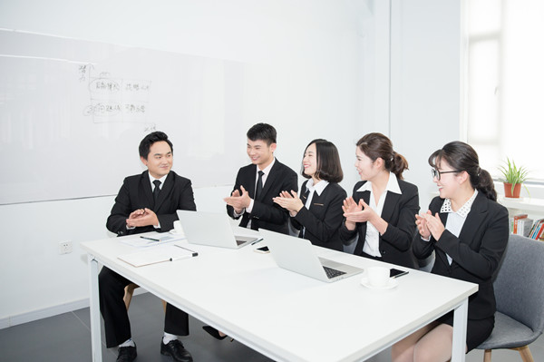 集團(tuán)人才梯隊建設(shè)：培養(yǎng)核心人才，提升企業(yè)競爭力