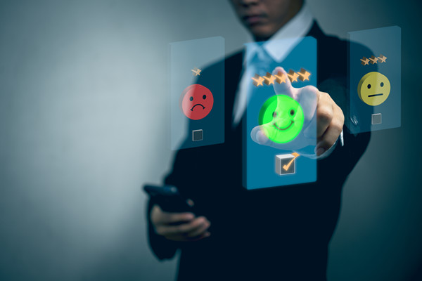 及時調(diào)整：根據(jù)反饋和評估，及時優(yōu)化戰(zhàn)略