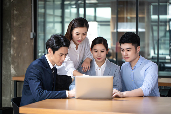 全面薪酬戰(zhàn)略實施：提升員工滿意度，提升企業(yè)績效