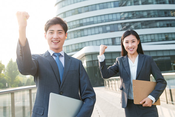 集團管控：統(tǒng)一策略、優(yōu)化運營、提升效率