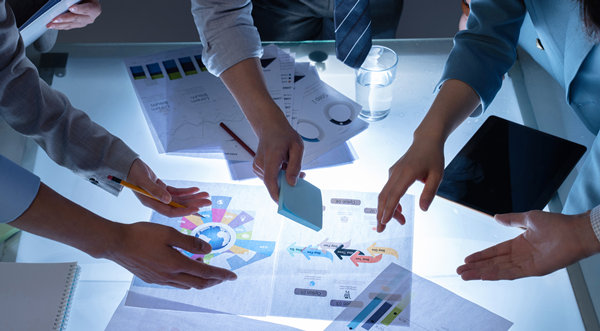 績效考核與反饋：及時反饋，指導(dǎo)改進