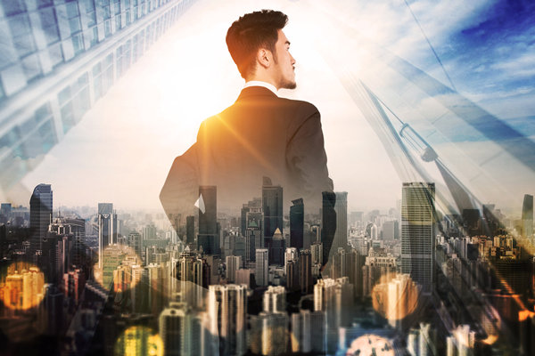 轉(zhuǎn)變戰(zhàn)略思維，適應(yīng)市場變化，推動(dòng)企業(yè)發(fā)展