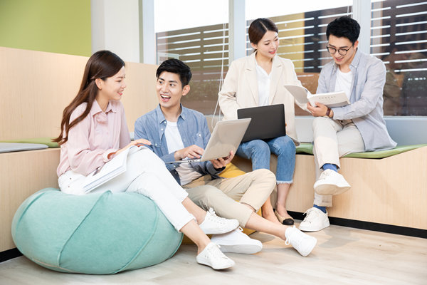 員工培訓(xùn)與發(fā)展：提升技能，實現(xiàn)卓越績效