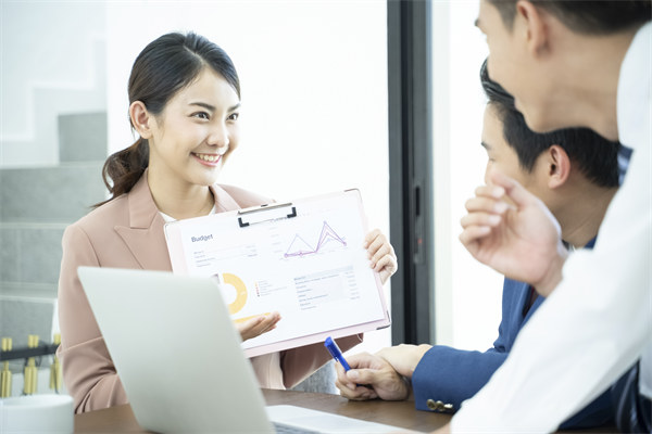 績(jī)效評(píng)估與反饋：客觀(guān)評(píng)估，持續(xù)改進(jìn)