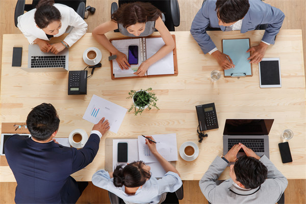 關(guān)鍵績效指標(biāo)（KPI）：明確目標(biāo)，跟蹤進(jìn)展