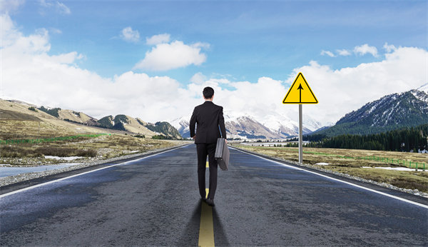 戰(zhàn)略眼光：洞察市場趨勢，搶占先機(jī)引領(lǐng)未來