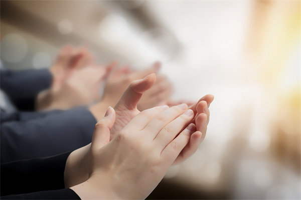 薪酬績效與戰(zhàn)略目標(biāo)協(xié)同，推動企業(yè)持續(xù)發(fā)展與成長