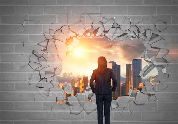 要實(shí)現(xiàn)公司發(fā)展目標(biāo)，組織變革應(yīng)該注意解決什么問(wèn)題？