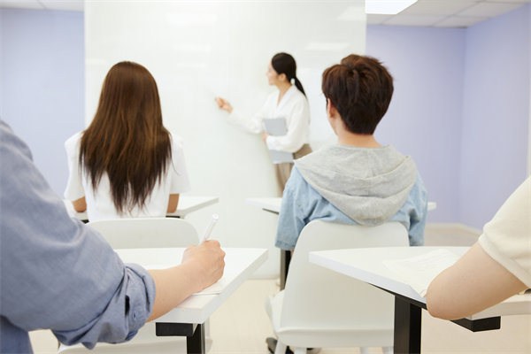 精益生產(chǎn)是制造業(yè)的思想，適合用于其他行業(yè)么？