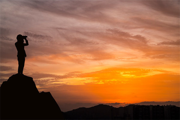 市場變化下，組織規(guī)劃如何快速響應(yīng)與調(diào)整來適應(yīng)？