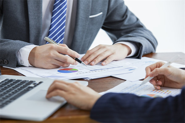 跨部門預(yù)算協(xié)同機(jī)制建立會(huì)面臨哪些挑戰(zhàn)與解決方案？