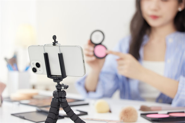 社交媒體營銷中，情感共鳴如何轉(zhuǎn)化為銷售力？