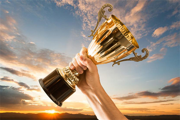 如何通過績(jī)效激勵(lì)機(jī)制激發(fā)團(tuán)隊(duì)的創(chuàng)新與活力？