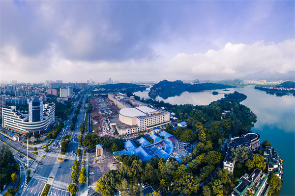 管理咨詢?nèi)绾沃φ貞c中小企業(yè)突破發(fā)展瓶頸？