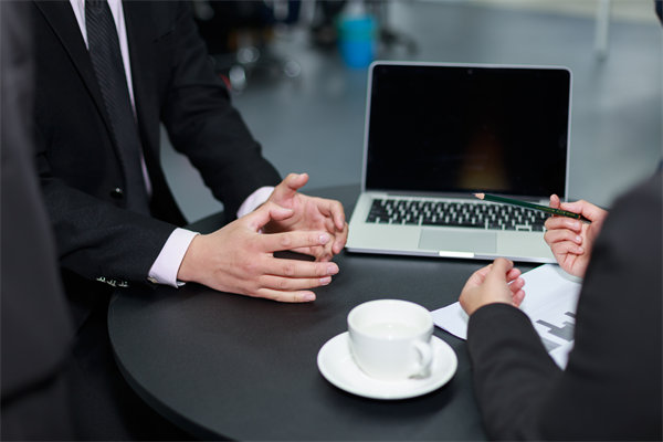 面對業(yè)績波動，企業(yè)如何靈活調整績效評價標準？