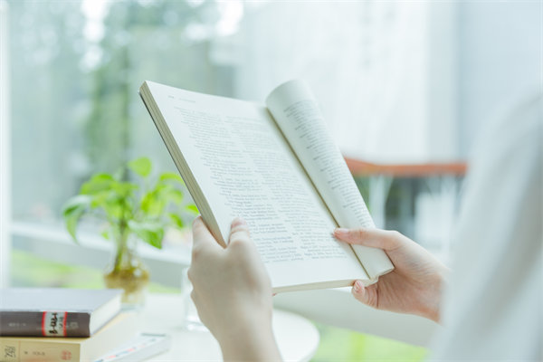 如何平衡個(gè)人績(jī)效與團(tuán)隊(duì)協(xié)作，構(gòu)建共贏績(jī)效文化？