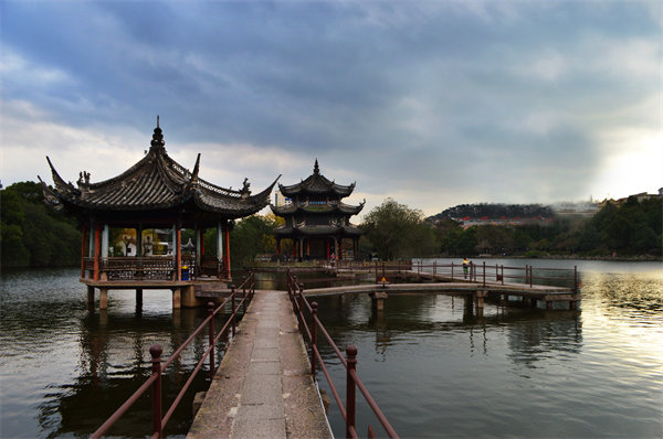 管理咨詢?nèi)绾沃ε_州中小企業(yè)突破發(fā)展瓶頸？