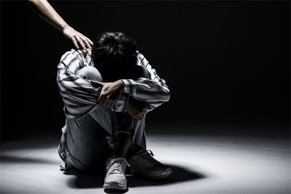 女子漏接電話被市監(jiān)所工作人員辱罵，人力資源管理有何感悟？