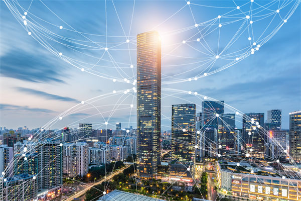 在全球化競爭中，企業(yè)如何制定有效的戰(zhàn)略管理策略？