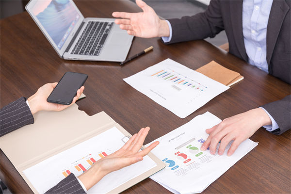 績(jī)效導(dǎo)向的預(yù)算管理：如何確保企業(yè)預(yù)算與KPI掛鉤？