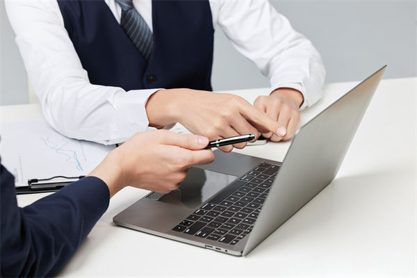 如何通過績效咨詢提升企業(yè)的整體運營效率？