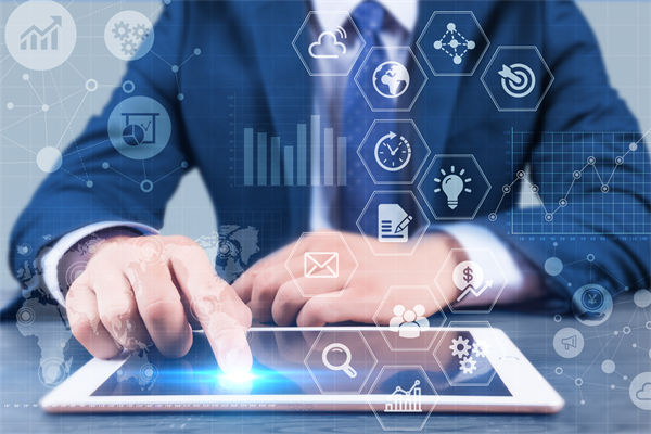 制定年度經(jīng)營計劃時，如何平衡創(chuàng)新與風險？