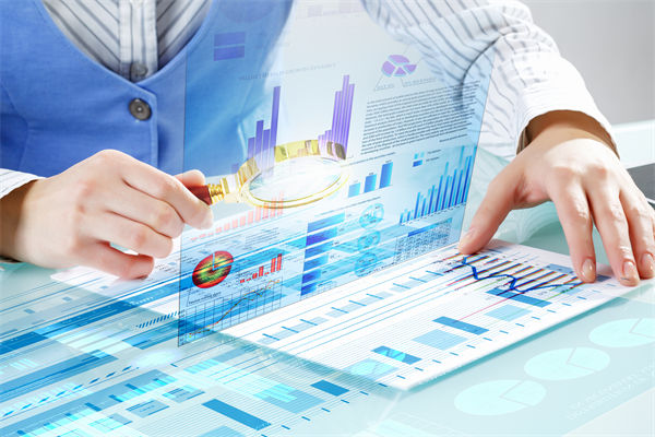 數(shù)據(jù)分析如何幫助組織規(guī)劃更精準(zhǔn)地預(yù)測未來趨勢？