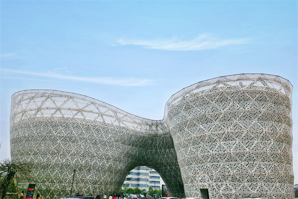 株洲戰(zhàn)略咨詢公司如何為企業(yè)定制長遠(yuǎn)發(fā)展規(guī)劃？