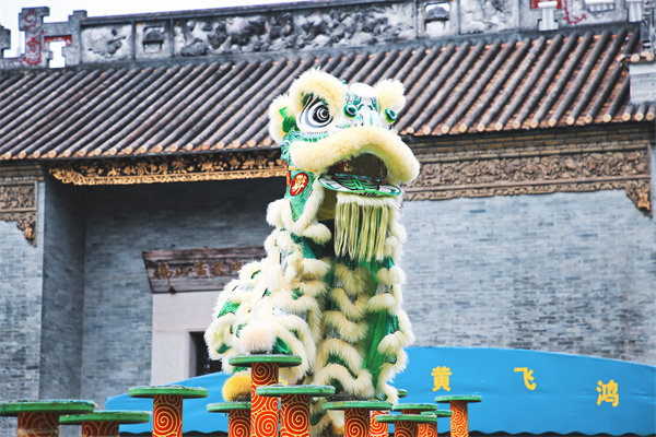 佛山戰(zhàn)略咨詢公司如何優(yōu)化企業(yè)市場(chǎng)競(jìng)爭(zhēng)策略？