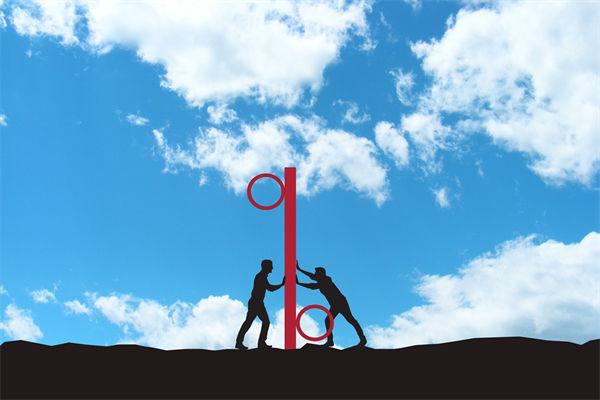 在全球化背景下，企業(yè)如何構(gòu)建競爭優(yōu)勢的戰(zhàn)略框架？