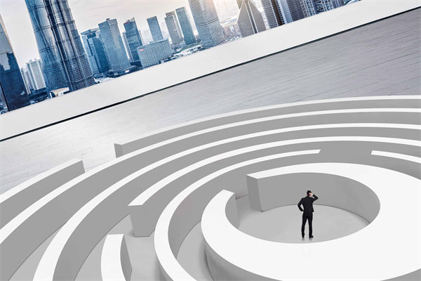 企業(yè)深陷困境，管理咨詢?nèi)绾我岳做侄未蚱瓢l(fā)展僵局？