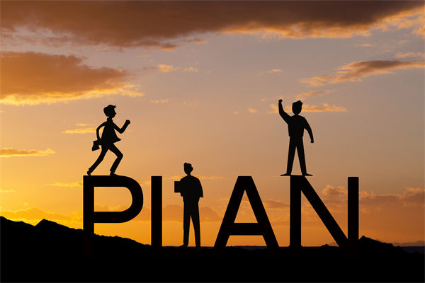 如何構(gòu)建跨部門協(xié)作機(jī)制，確保戰(zhàn)略規(guī)劃的順利實(shí)施？