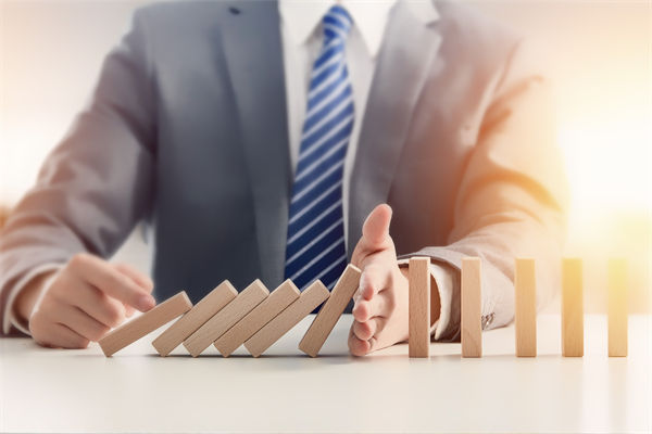 A股開盤大跌，近800股跌超9%，關(guān)聯(lián)企業(yè)如何調(diào)整戰(zhàn)略？