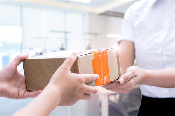 快遞員入職京東13年工資共100多萬，對(duì)其他企業(yè)有何啟示？