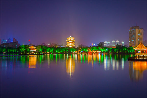 營(yíng)銷轉(zhuǎn)化率低迷？濟(jì)南營(yíng)銷咨詢公司如何精準(zhǔn)打通獲客變現(xiàn)鏈路？