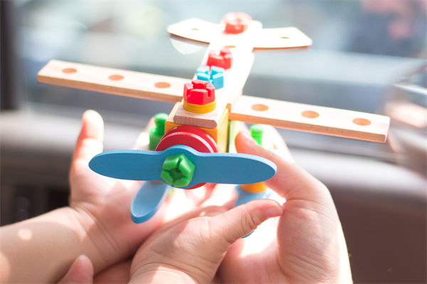 這些玩具可能正在悄悄傷害孩子，對(duì)關(guān)聯(lián)品牌的啟示