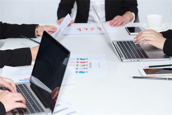 只看績效數(shù)據(jù)的企業(yè)，如何留住真正的實干者？