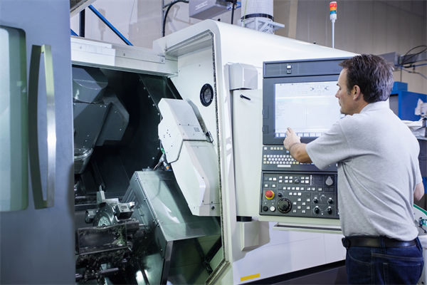 精益管理在提升產(chǎn)品質(zhì)量方面有哪些具體策略和方法？