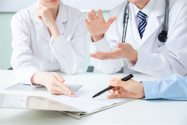 薪酬管理咨詢：女子花1780元考陪診師證卻無單可接