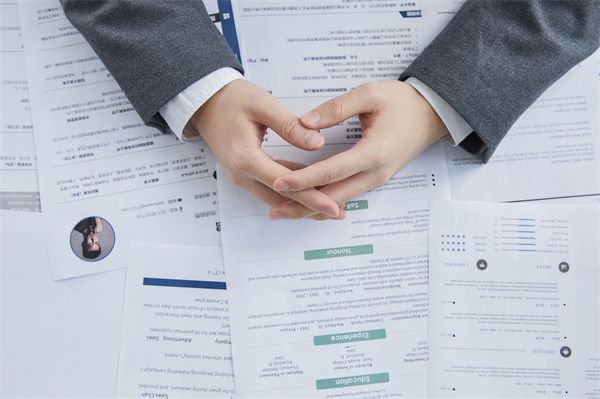 招聘流程看似高效規(guī)范，招來(lái)的人卻總是與需求錯(cuò)位？