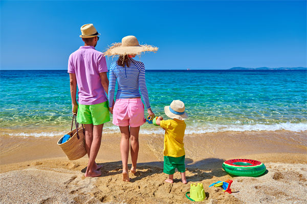 薪酬績效分析：14歲女孩擺攤賣玩具25天賺2000元