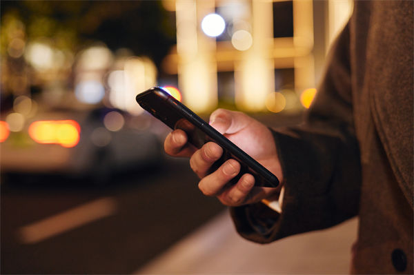 制造業(yè)管理：電子產(chǎn)品“防藍(lán)光”功能真能護(hù)眼嗎？